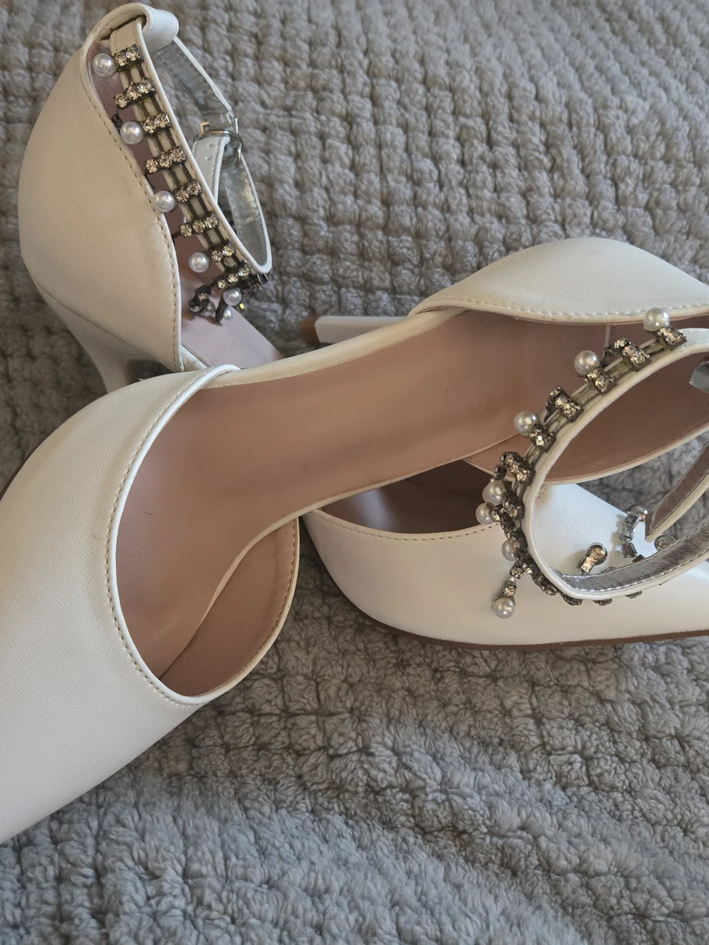 Camssoo Off White Ivory Rhinestone Tassel Stiletto Heels - Size 7.5 NWOT